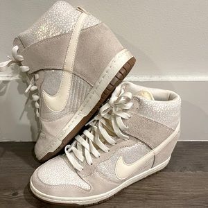 Women’s Nike high tops sneakers limited edition womens 9